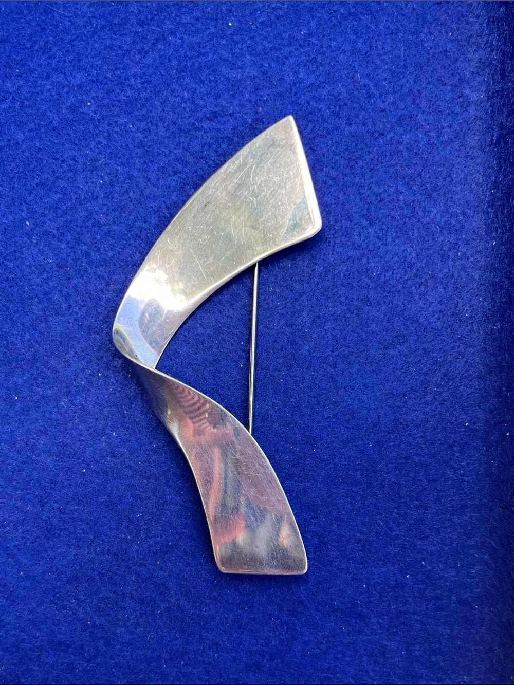 Modernist Sculptural Sterling Silver Pin Brooch